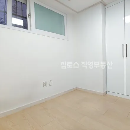 Rent this studio apartment on 서울특별시 관악구 신림동 441-72