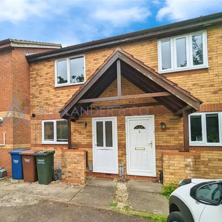 Rent this 2 bed townhouse on Heron Drive in Bicester, OX26 6YJ