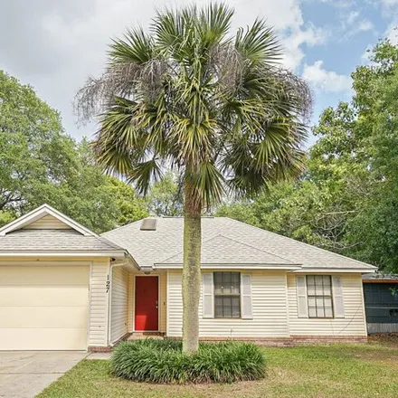 Buy this 3 bed house on 163 Walker Circle East in Okaloosa County, FL 32539