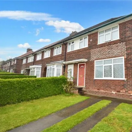 Buy this 3 bed townhouse on Cardinal Square in Churwell, LS11 8HS