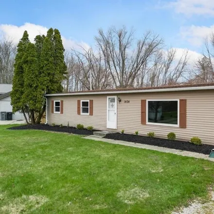 Buy this 3 bed house on 1448 North Workman Drive in Syracuse, Kosciusko County