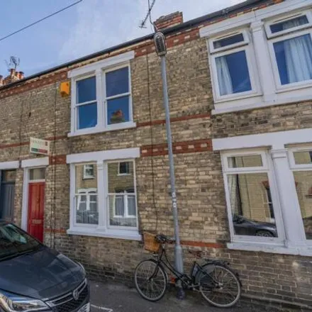 Buy this 3 bed townhouse on 138 Thoday Street in Cambridge, CB1 3AX