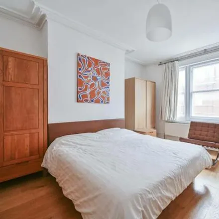 Image 5 - Newman Street, Camden, London, W1t - Apartment for sale