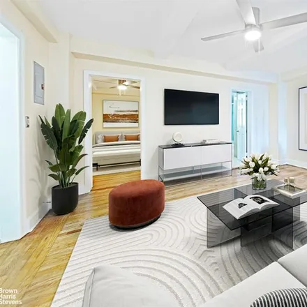 Buy this studio apartment on 333 EAST 43RD STREET 515 in New York
