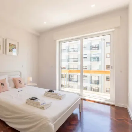 Rent this 3 bed apartment on Avenida da Boavista 992 in 4100-112 Porto, Portugal