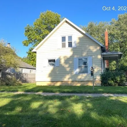 Buy this 2 bed house on 361 Carr Street in Jackson, MI 49201