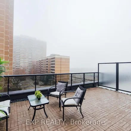 Image 2 - 2575 Danforth Avenue, Old Toronto, ON M4C 1L7, Canada - Apartment for rent