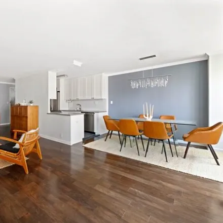Image 3 - 315 West 70th Street, New York, NY 10023, USA - Condo for sale