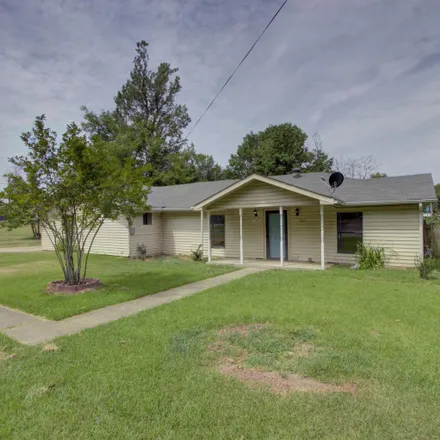 Buy this 2 bed house on 3301 Laurel Street in Texarkana, AR 71854