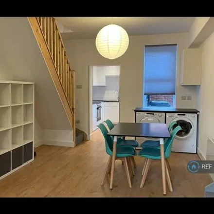 Image 7 - Hing Lung, Sharrow Vale Road, Sheffield, S11 8ZL, United Kingdom - Townhouse for rent