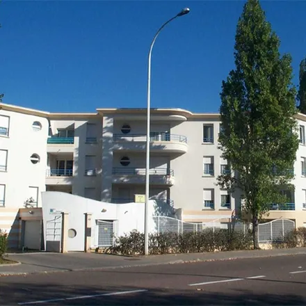 Rent this 2 bed apartment on 10 Avenue du Lac in 21000 Dijon, France
