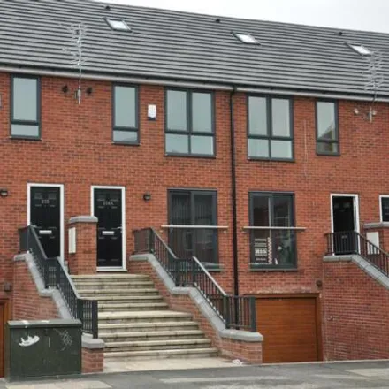 Image 2 - Lower Broughton Road, Salford, M7 2JS, United Kingdom - Townhouse for rent