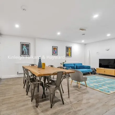 Image 4 - 9 Belsize Park Mews, London, NW3 5BL, United Kingdom - Apartment for rent