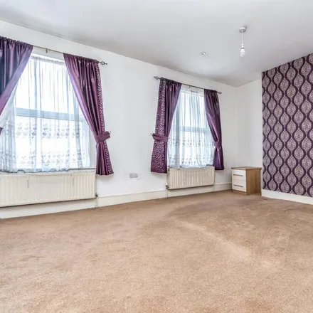 Rent this 3 bed apartment on 9 Linscott Road in Lower Clapton, London