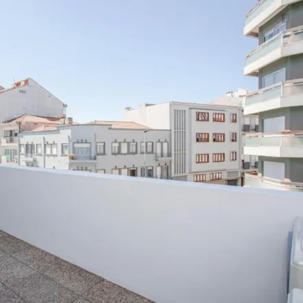Image 7 - Avenida de Fernão de Magalhães 654, 4350-086 Porto, Portugal - Apartment for rent