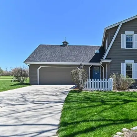 Image 2 - 2305 West Plum Tree Court, Mequon, WI 53092, USA - House for sale