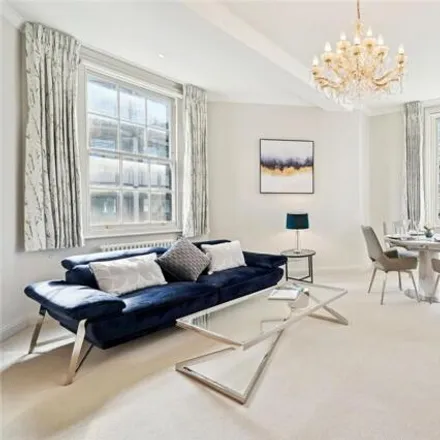 Rent this 2 bed room on 18 Curzon Street in London, W1J 7SX