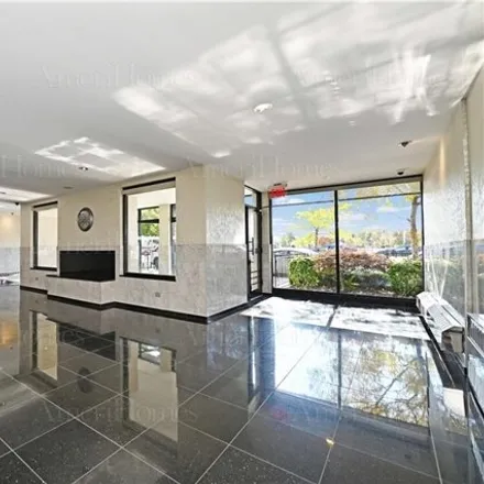 Image 4 - The Viking, 1625 Emmons Avenue, New York, NY 11235, USA - Apartment for sale