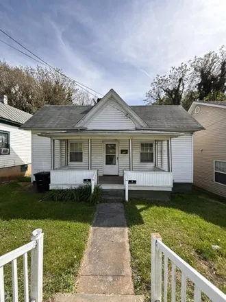 Rent this 3 bed house on 730 Harrison Avenue Northwest in Roanoke, VA 24016