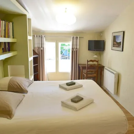 Rent this 3 bed house on Cite Ciel de Provence in 13300 Salon-de-Provence, France