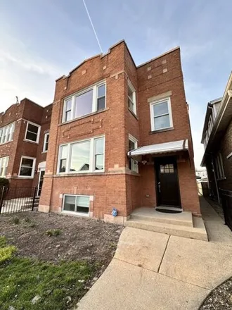 Rent this 3 bed apartment on 5224 West Roscoe Street in Chicago, IL 60641