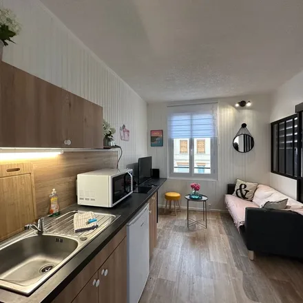 Rent this 2 bed apartment on 19 Rue Docteur Piasceki in 76600 Le Havre, France