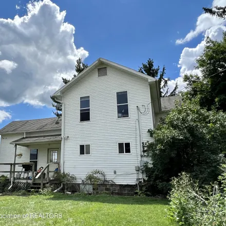 Buy this 5 bed house on 2328 North Mason Road in Vermontville Township, MI 49096