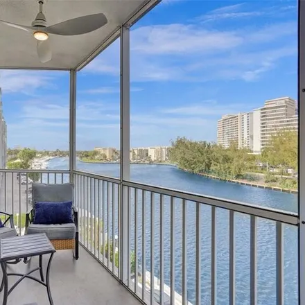 Image 8 - 867 Diplomat Parkway, Golden Isles, Hallandale Beach, FL 33009, USA - Condo for sale