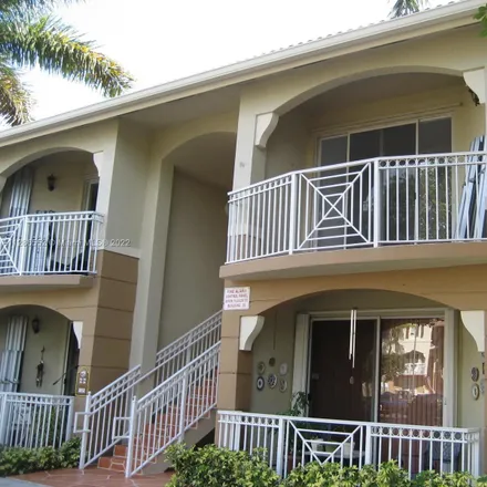 Rent this 3 bed condo on 7-Eleven in 1 West Flagler Street, Miami