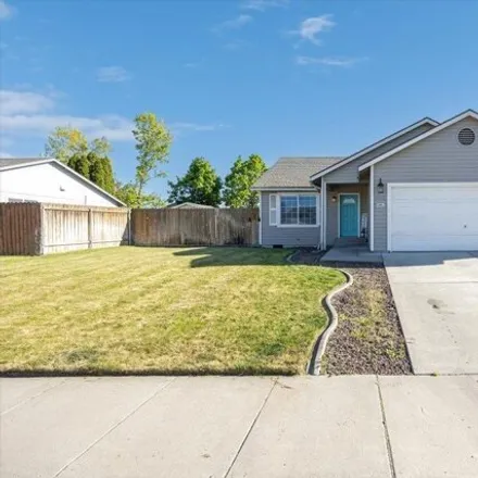 Buy this 3 bed house on 4099 West Grand Ronde Avenue in Kennewick, WA 99336
