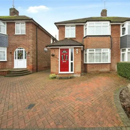 Buy this 4 bed duplex on Norcott Close in Dunstable, LU5 4AB
