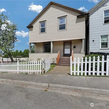 Buy this 3 bed house on 907 Wall Street in Everett, WA 98201