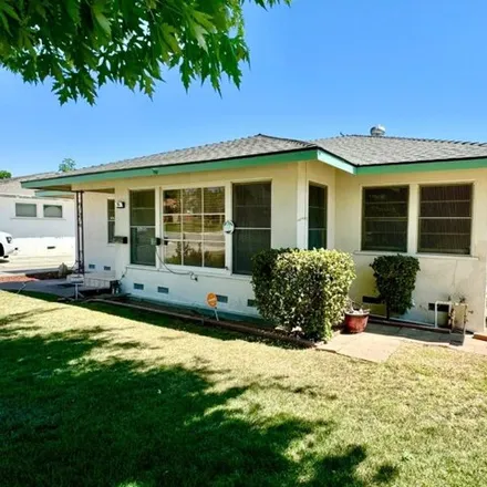 Buy this 3 bed house on 51 La Mesa Drive in Bakersfield, CA 93305