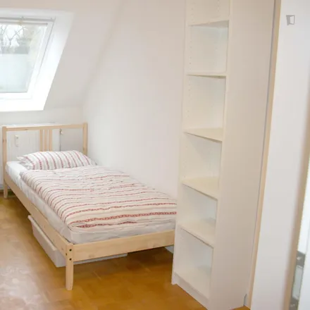 Rent this 6 bed room on Eisenacher Straße 19 in 12109 Berlin, Germany