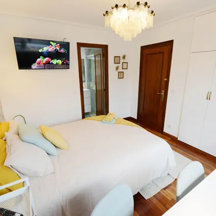 Rent this 4 bed apartment on Particular Allende kalea in 13, 48004 Bilbao