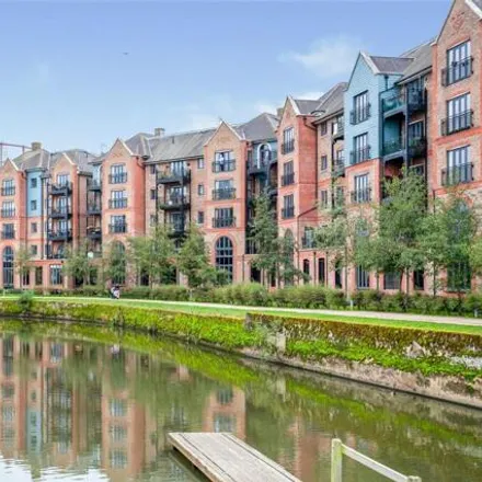 Buy this 2 bed apartment on Cannons Wharf in Tonbridge, TN9 1FH
