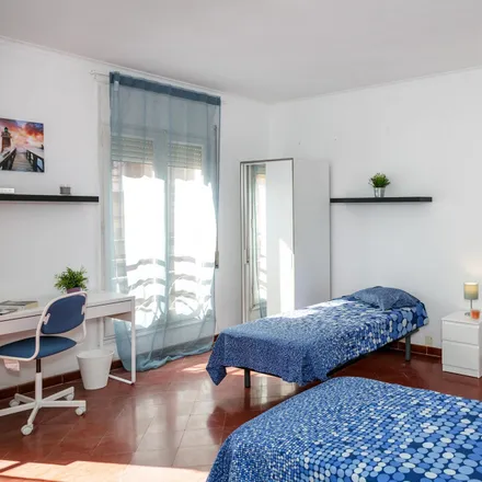 Rent this 6 bed room on Carrer d'Oliana in 5, 08006 Barcelona