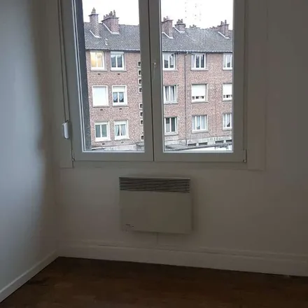 Rent this 2 bed apartment on Devred in Place d'Armes, 59300 Valenciennes