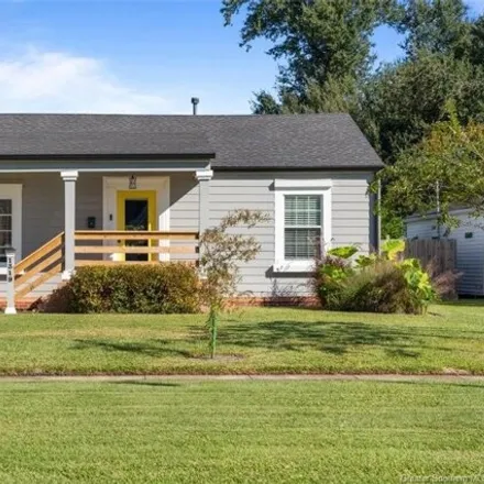 Buy this 3 bed house on 1319 9th St in Lake Charles, Louisiana