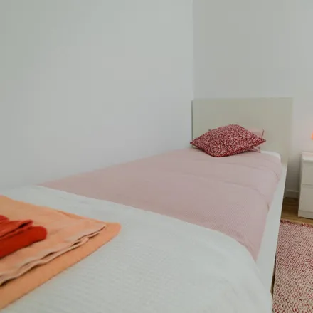 Rent this 5 bed room on Rua Professor Agostinho da Silva in 4250-024 Porto, Portugal