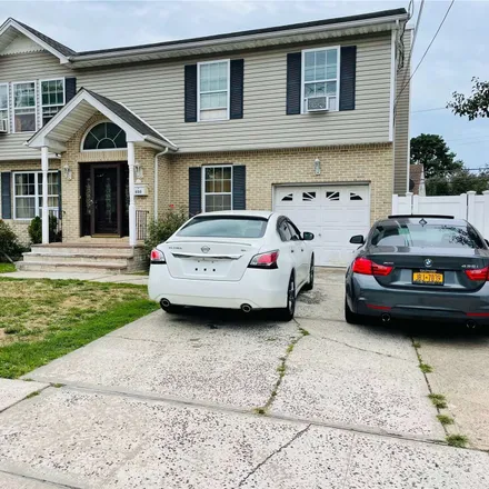 Buy this 5 bed house on 688 New Street in Uniondale, NY 11553