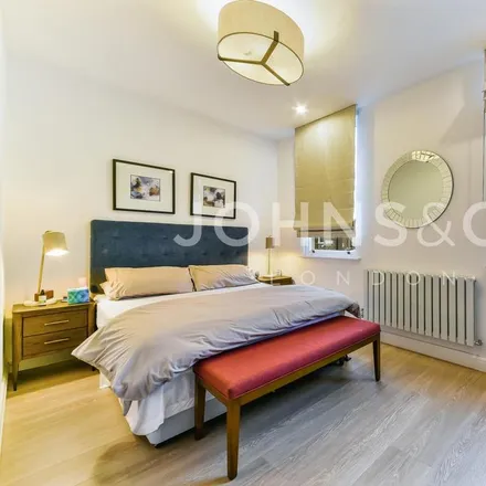 Image 9 - 14 Sterne Street, London, W12 8AB, United Kingdom - Townhouse for rent
