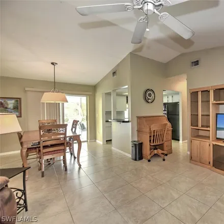Image 6 - 1035 Southeast 16th Place, Cape Coral, FL 33990, USA - House for sale