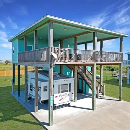 Buy this studio house on 908 South Monkhouse Drive in Crystal Beach, Galveston County