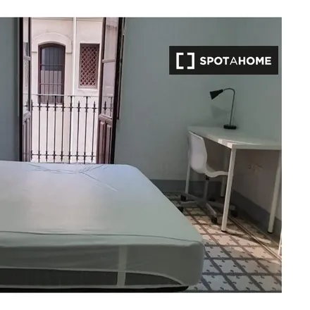 Rent this 6 bed room on Calle Atarazana Santísimo in 18071 Granada, Spain