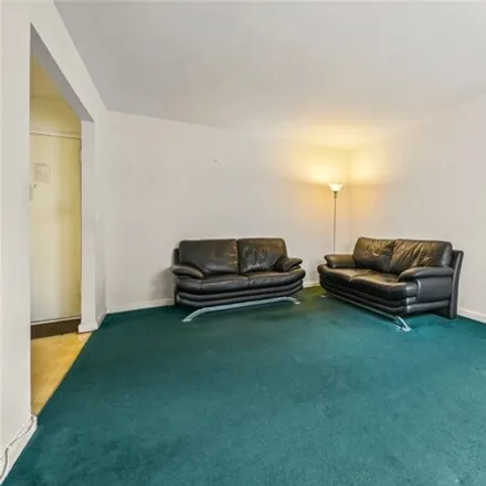Image 4 - 33-04 91st Street, New York, NY 11372, USA - Apartment for sale