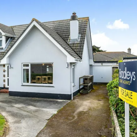 Buy this 3 bed house on Laflouder Fields in Mullion, TR12 7EJ
