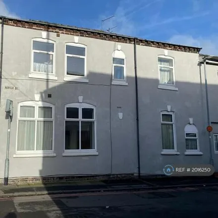 Image 1 - Angelway Chemist, Waterloo Road, Burslem, ST6 3HR, United Kingdom - Apartment for rent