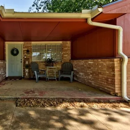 Image 2 - 1507 Rock Ridge Ct, Norman, Oklahoma, 73071 - House for sale