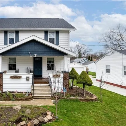 Buy this 4 bed house on 825 East Broadway Street in Cuyahoga Falls, OH 44221